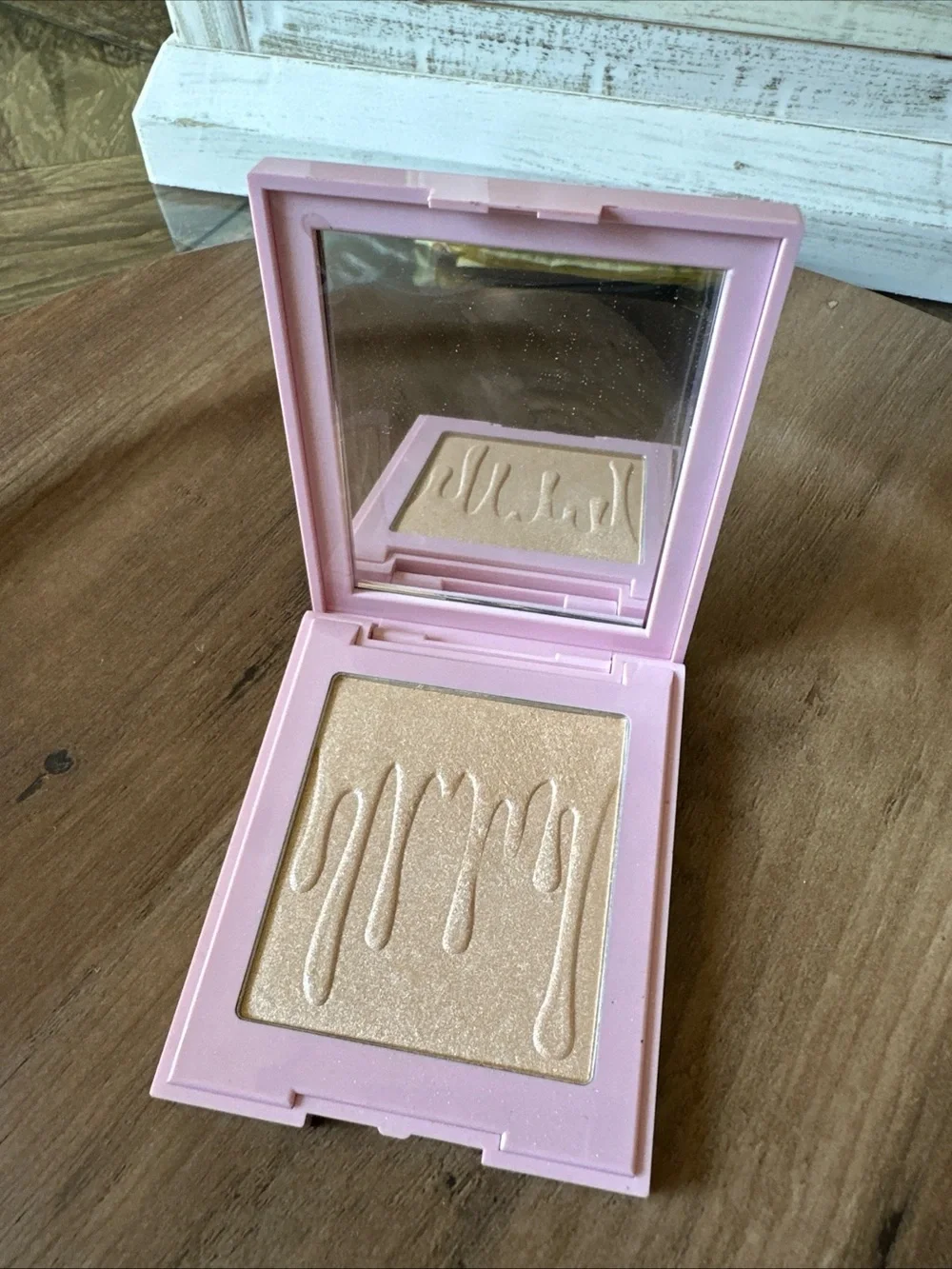 Kylie Jenner Pressed Illuminating Powder Ice Me Out .34 Oz New No Box